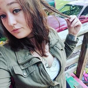 Meet your Posher, Adina